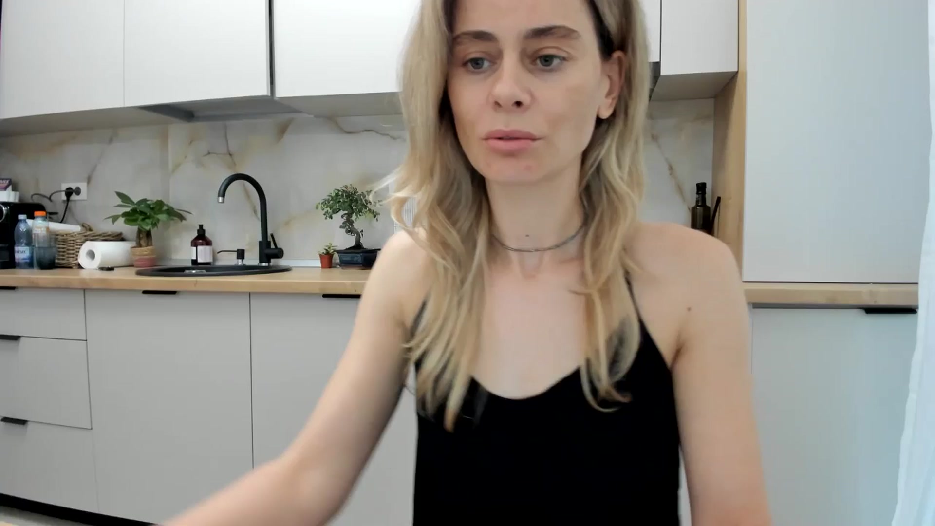Gallery image thumbnail from DebbyPaige's myfreecams stream on, 11/14/2024, 14:38 image 7 of 20