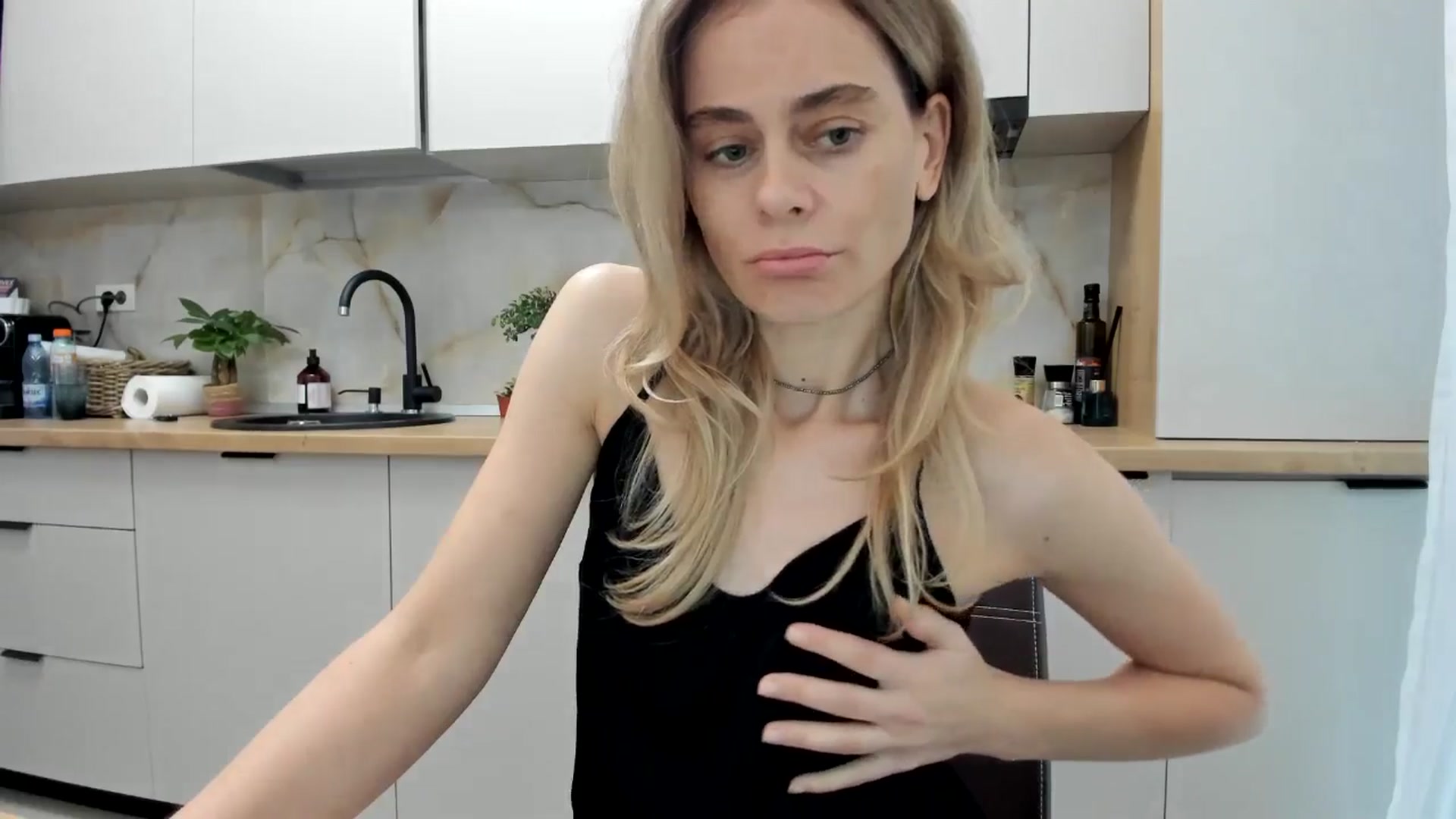 Gallery image thumbnail from DebbyPaige's myfreecams stream on, 11/14/2024, 14:38 image 8 of 20