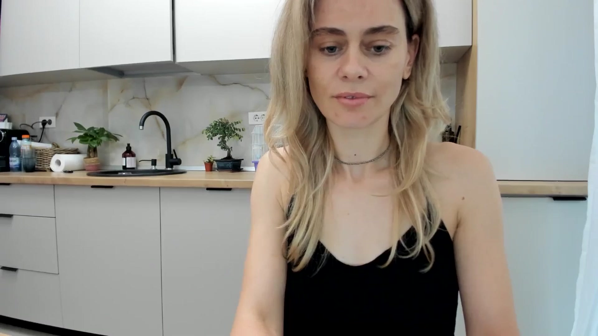 Gallery image thumbnail from DebbyPaige's myfreecams stream on, 11/14/2024, 14:38 image 6 of 20