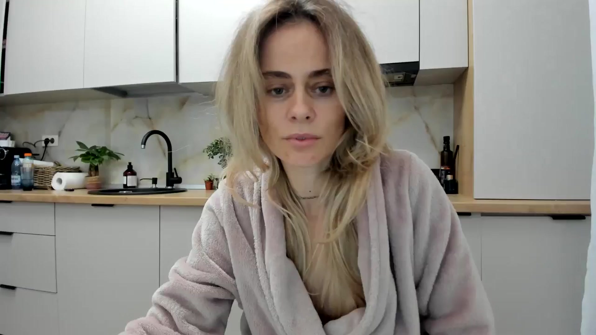 Gallery image thumbnail from DebbyPaige's myfreecams stream on, 11/14/2024, 14:58 image 1 of 20