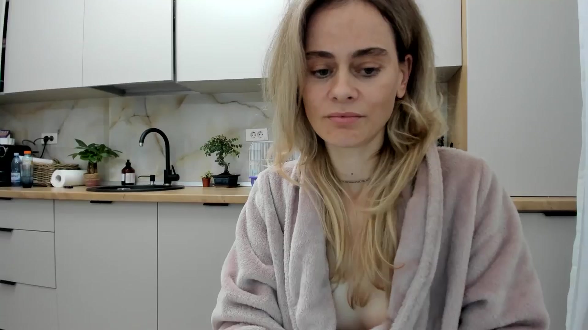 Gallery image thumbnail from DebbyPaige's myfreecams stream on, 11/14/2024, 14:58 image 20 of 20