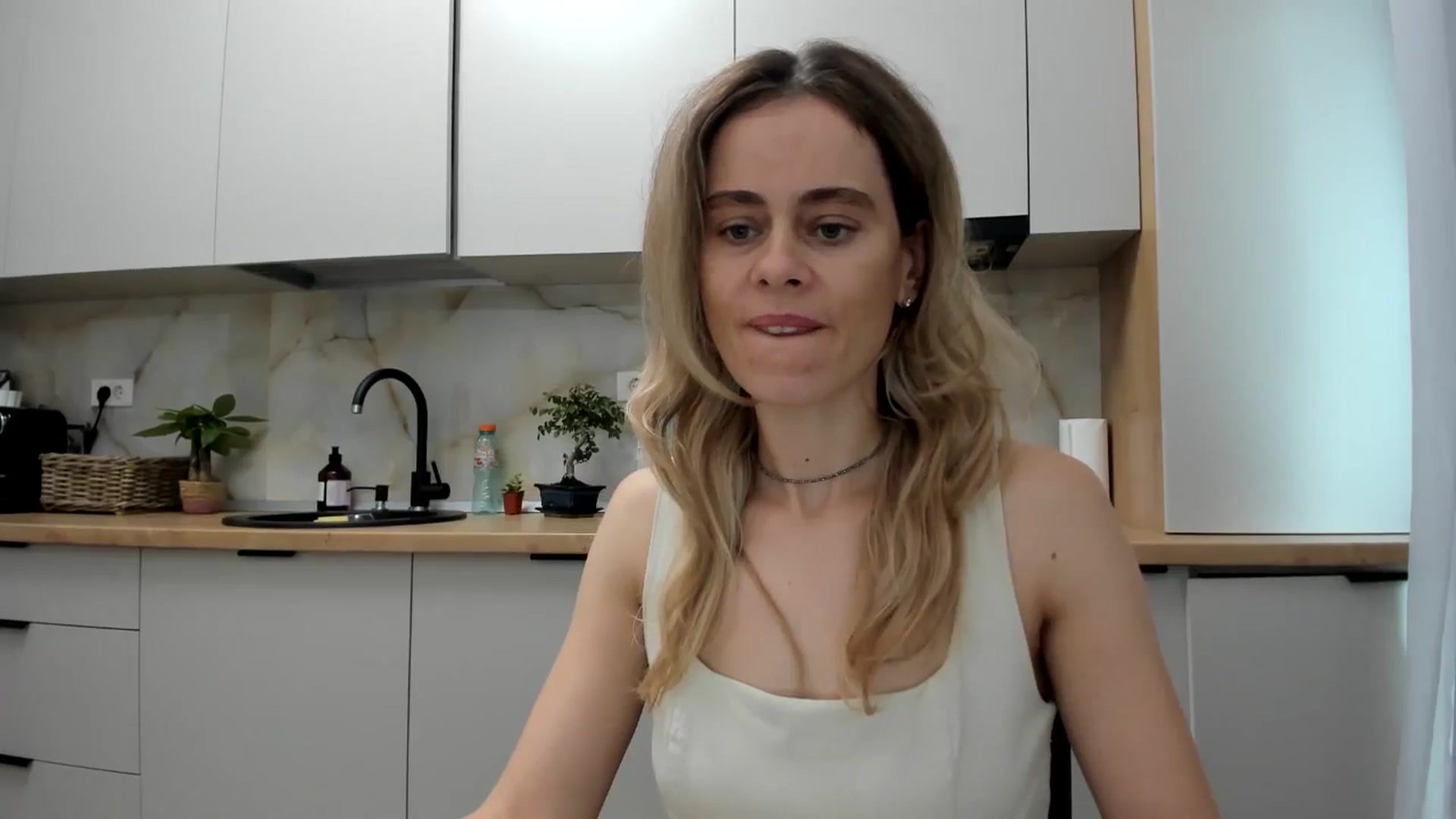 Gallery image thumbnail from DebbyPaige's myfreecams stream on, 11/15/2024, 11:55 image 2 of 20