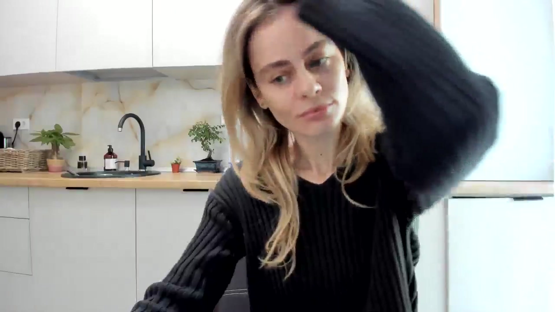 Gallery image thumbnail from DebbyPaige's myfreecams stream on, 11/16/2024, 13:47 image 4 of 20