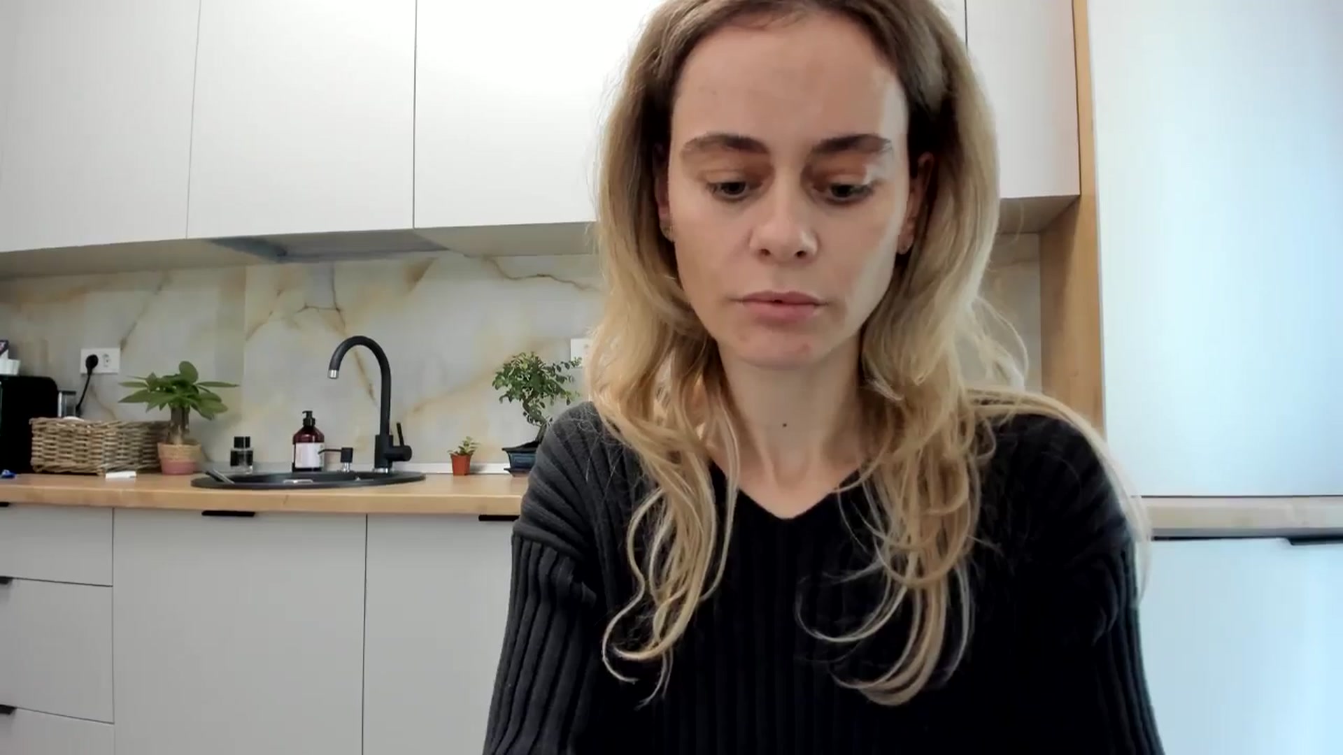 Gallery image thumbnail from DebbyPaige's myfreecams stream on, 11/16/2024, 13:47 image 18 of 20