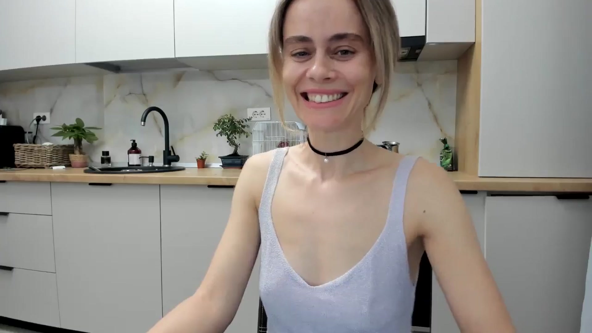 Gallery image thumbnail from DebbyPaige's myfreecams stream on, 11/16/2024, 20:30 image 3 of 20