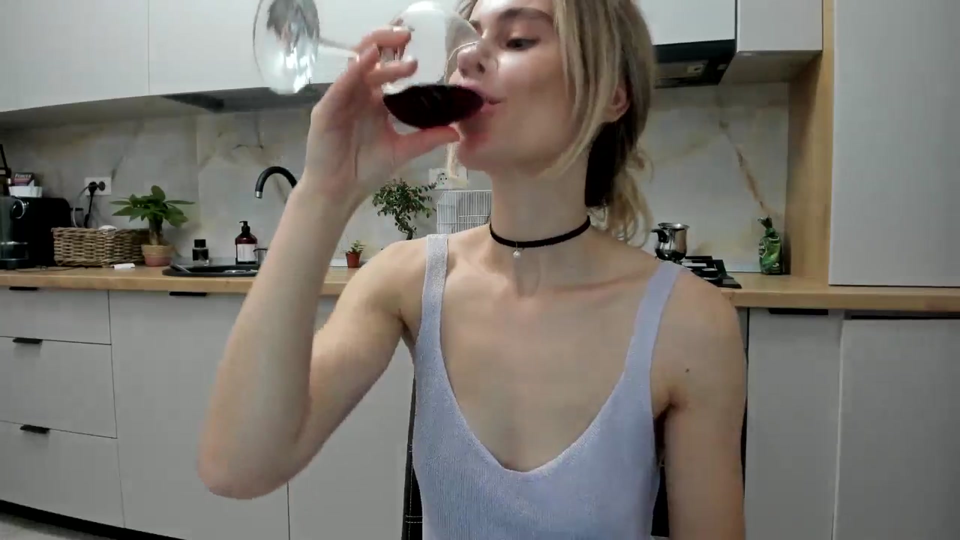 Gallery image thumbnail from DebbyPaige's myfreecams stream on, 11/16/2024, 20:30 image 4 of 20