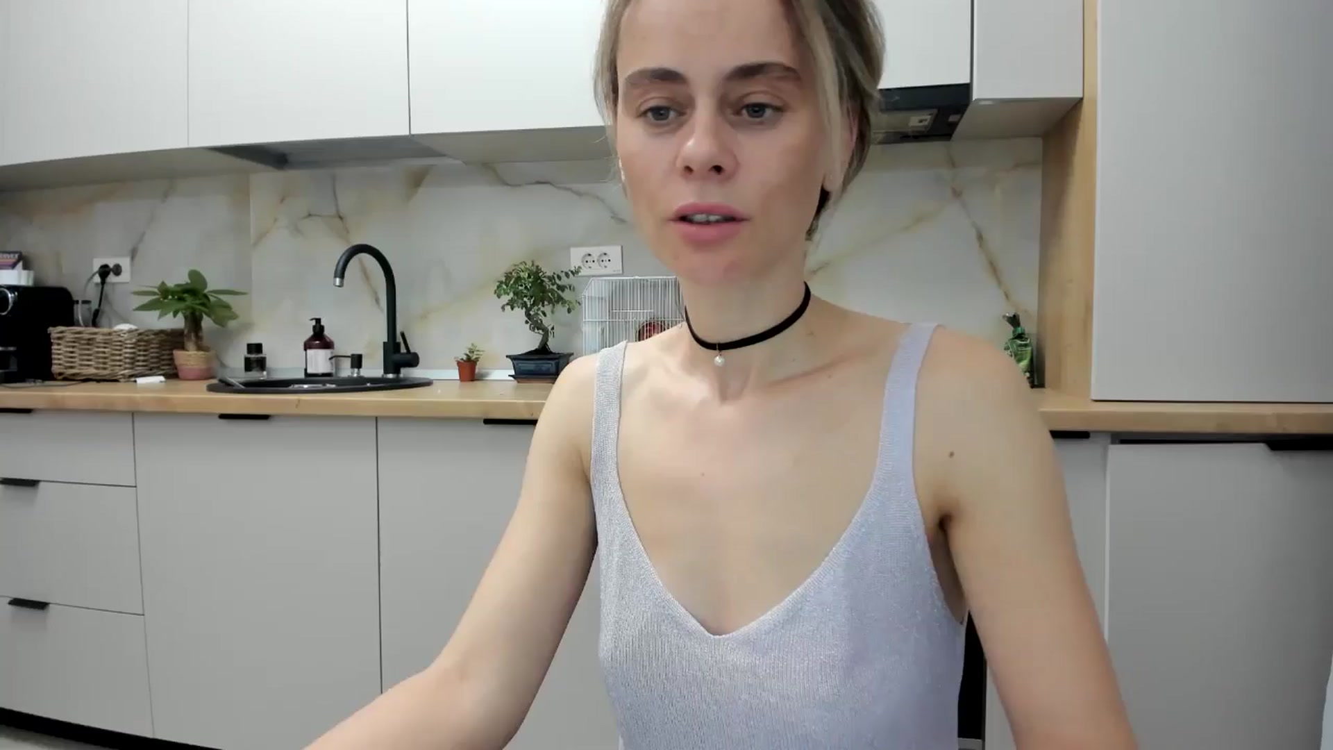 Gallery image thumbnail from DebbyPaige's myfreecams stream on, 11/16/2024, 20:30 image 9 of 20