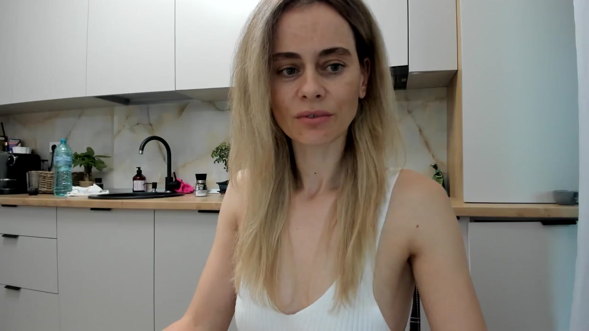 Gallery image thumbnail from DebbyPaige's myfreecams stream on, 11/17/2024, 14:56 image 10 of 20