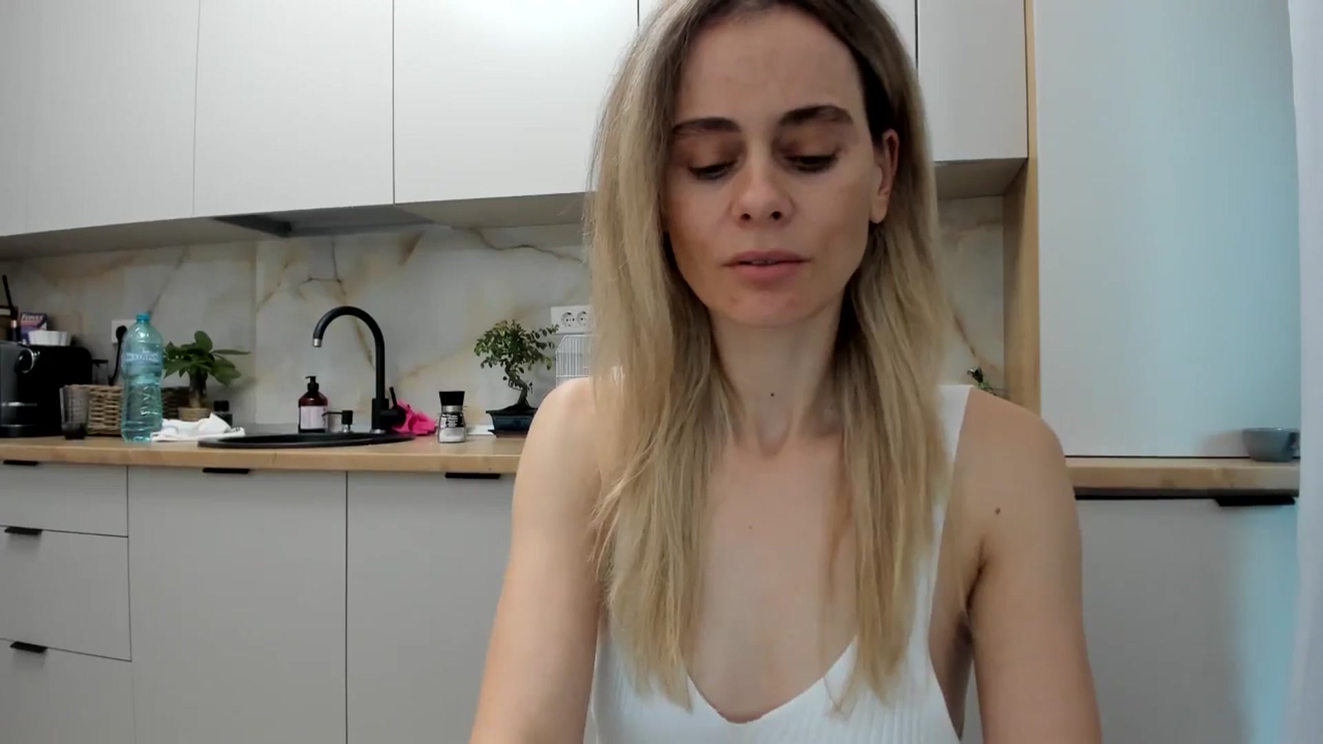 Gallery image thumbnail from DebbyPaige's myfreecams stream on, 11/17/2024, 14:56 image 4 of 20