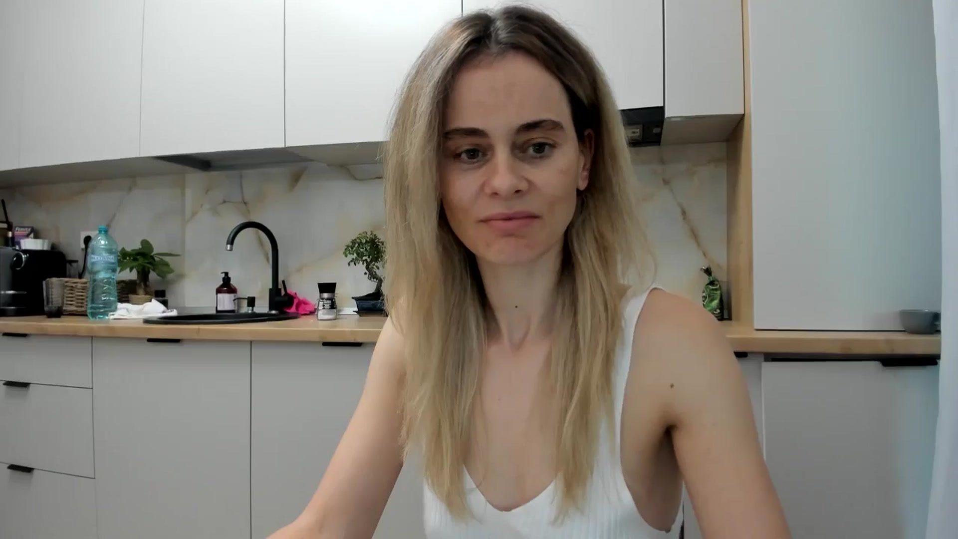 Gallery image thumbnail from DebbyPaige's myfreecams stream on, 11/17/2024, 14:56 image 12 of 20
