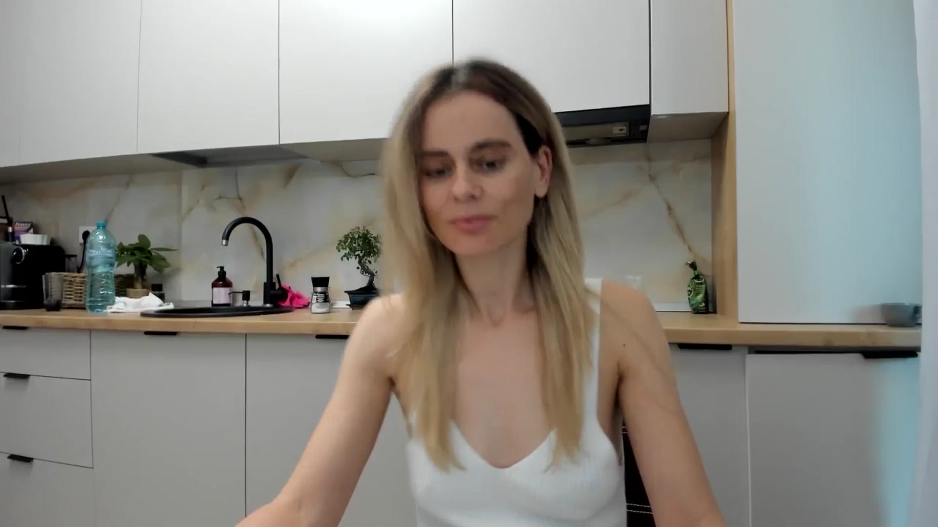 Gallery image thumbnail from DebbyPaige's myfreecams stream on, 11/17/2024, 14:56 image 3 of 20