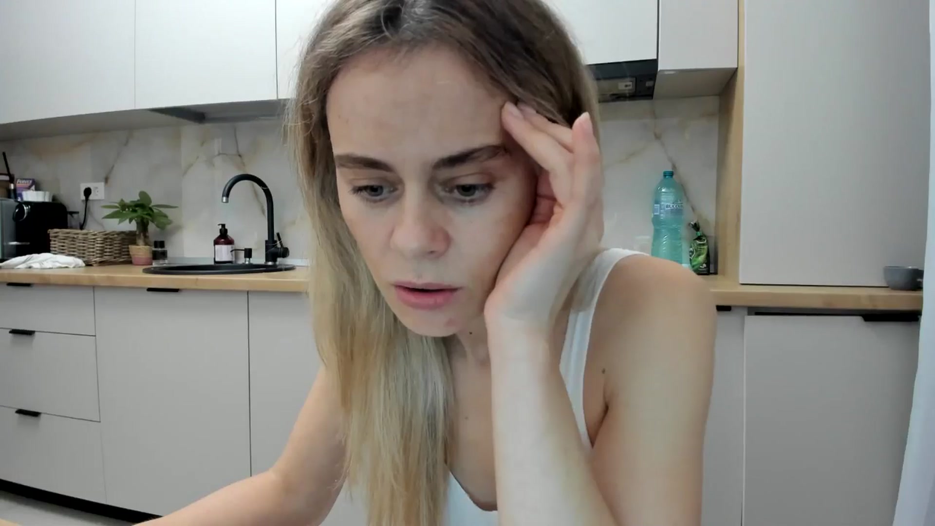 Gallery image thumbnail from DebbyPaige's myfreecams stream on, 11/17/2024, 16:16 image 2 of 20