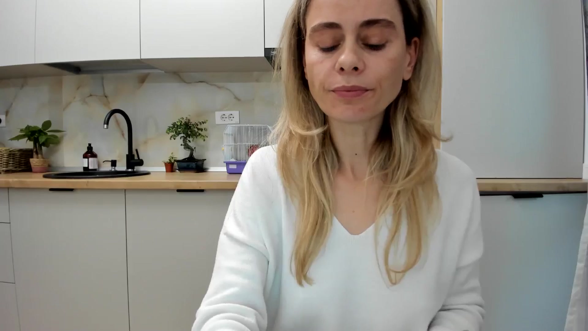 Gallery image thumbnail from DebbyPaige's myfreecams stream on, 11/20/2024, 14:20 image 20 of 20