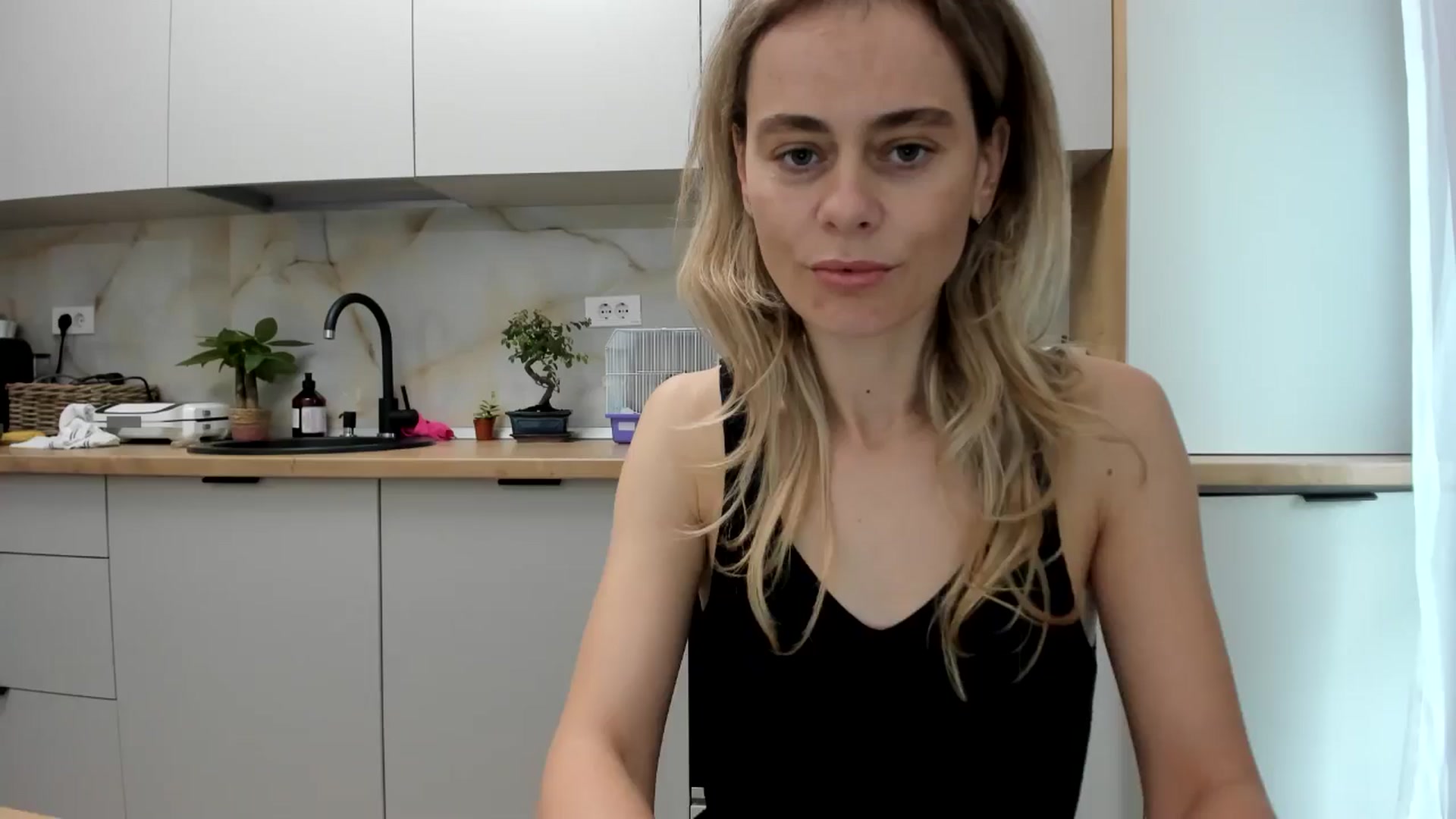 Gallery image thumbnail from DebbyPaige's myfreecams stream on, 11/22/2024, 11:28 image 1 of 20