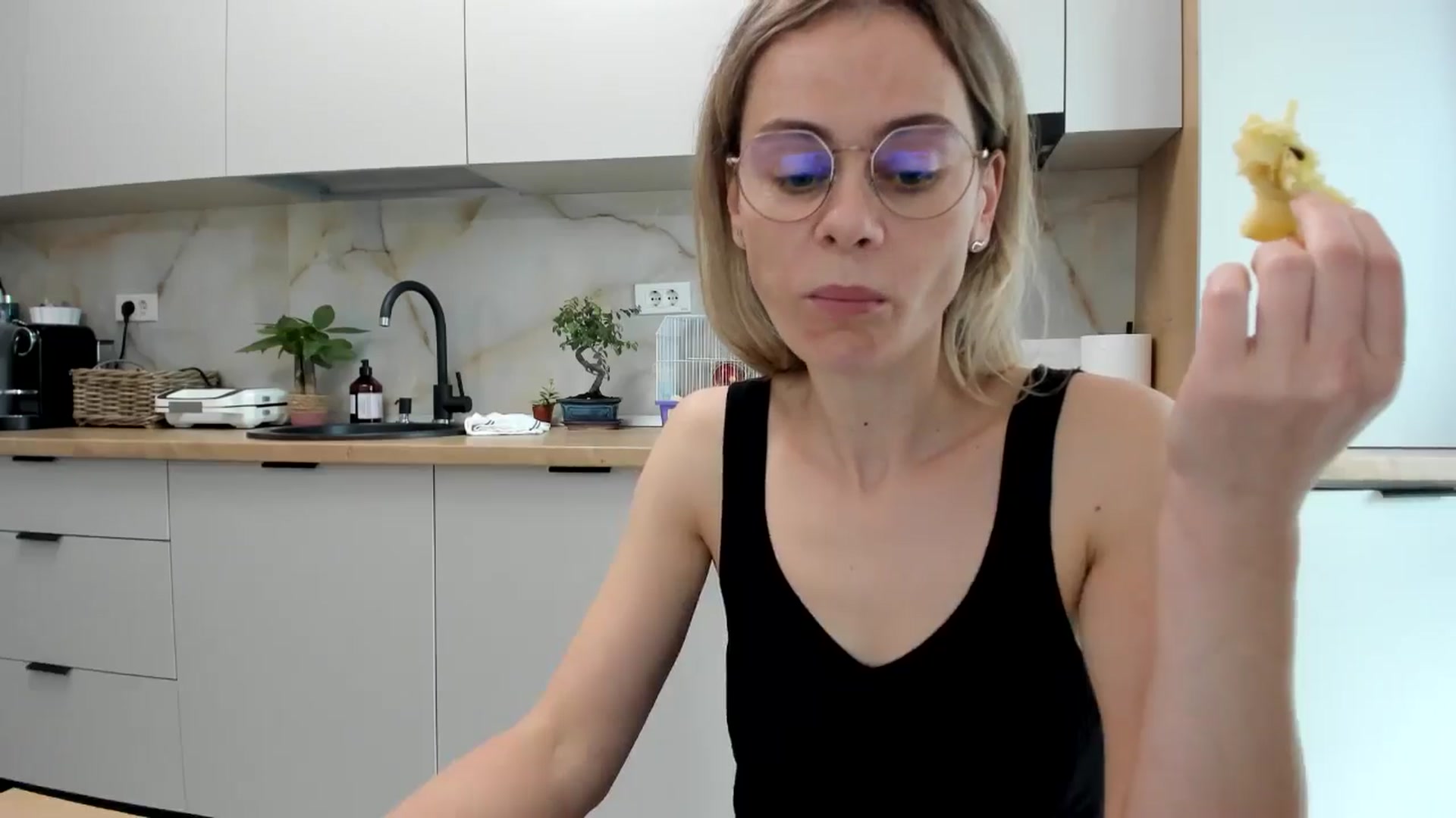 Gallery image thumbnail from DebbyPaige's myfreecams stream on, 11/22/2024, 11:28 image 20 of 20