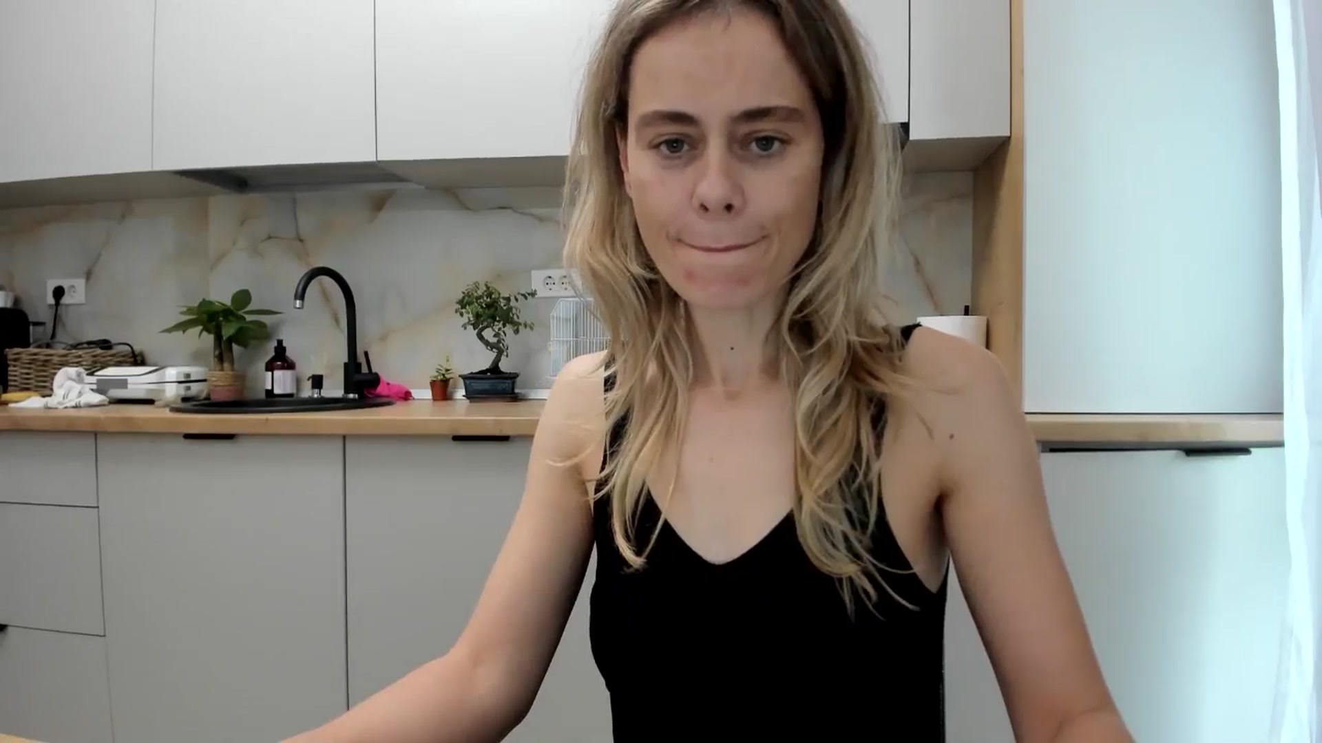 Gallery image thumbnail from DebbyPaige's myfreecams stream on, 11/22/2024, 11:28 image 5 of 20