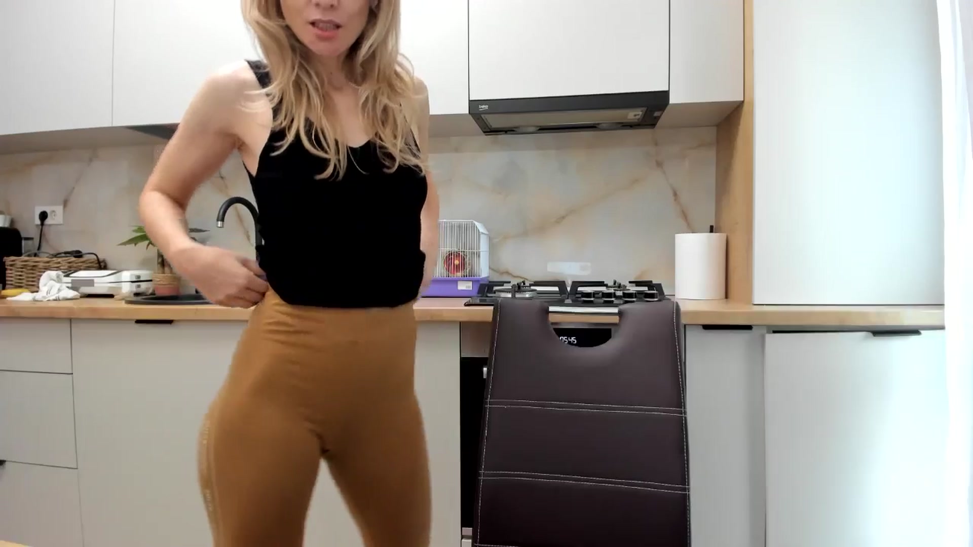 Gallery image thumbnail from DebbyPaige's myfreecams stream on, 11/22/2024, 11:28 image 7 of 20
