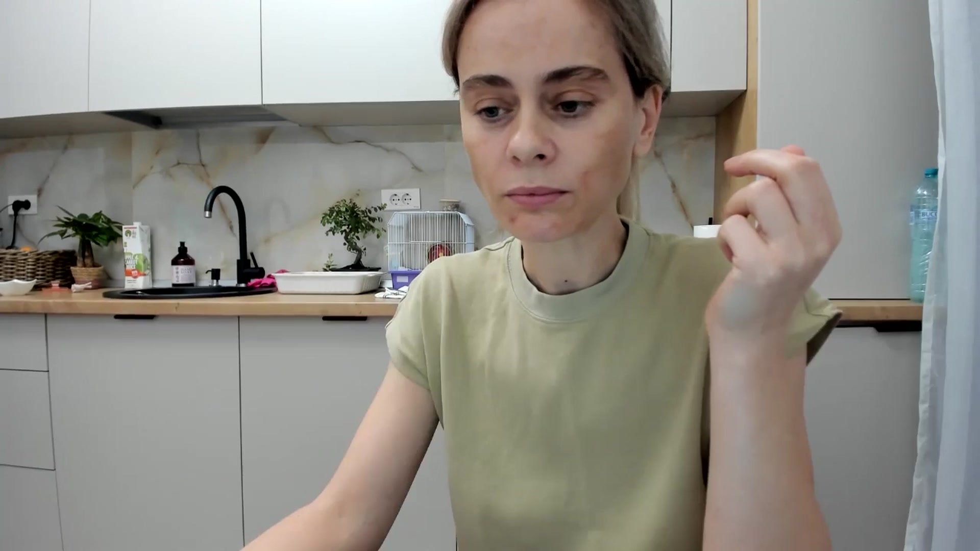 Gallery image thumbnail from DebbyPaige's myfreecams stream on, 11/24/2024, 17:28 image 20 of 20