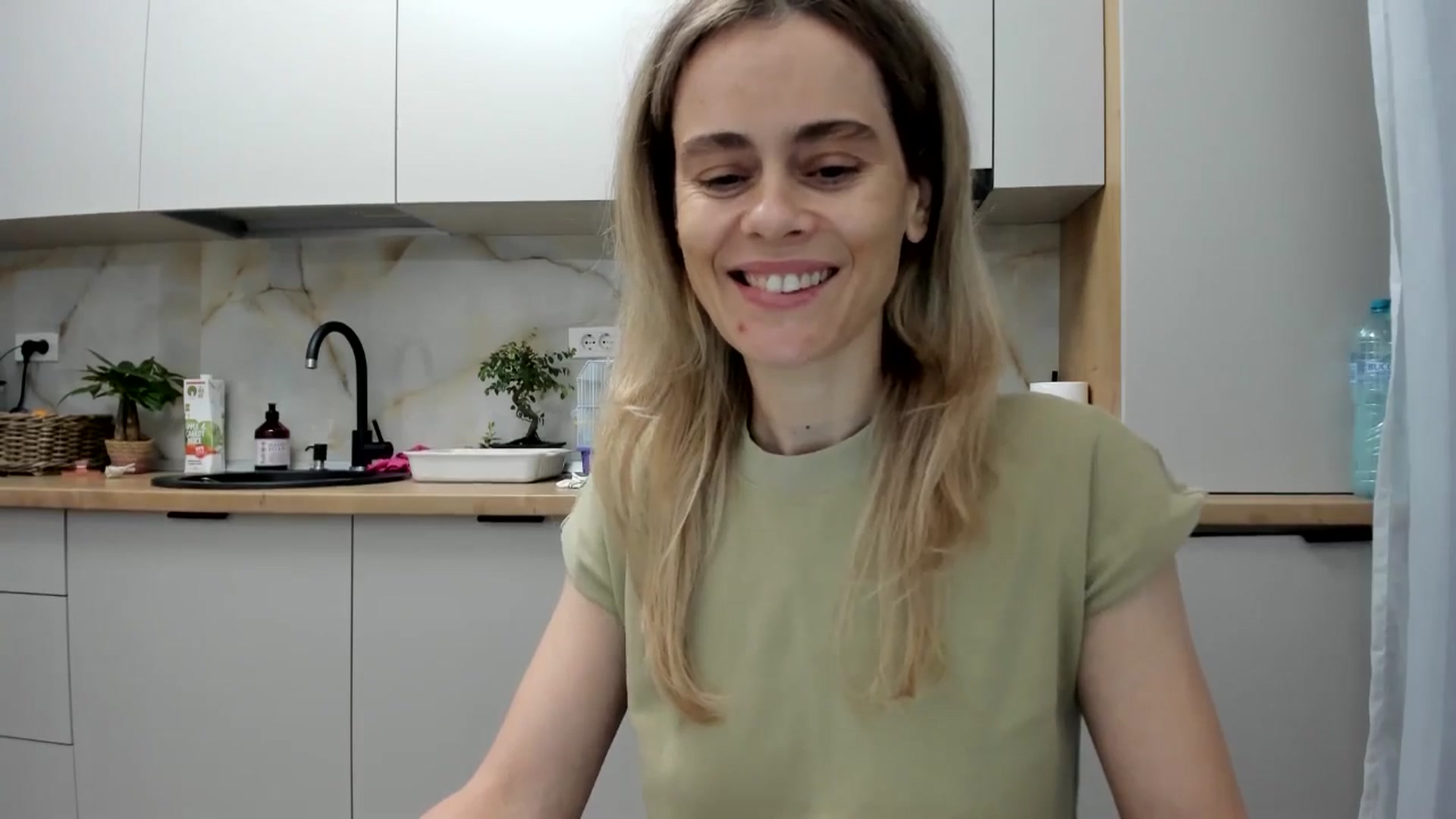 Gallery image thumbnail from DebbyPaige's myfreecams stream on, 11/24/2024, 17:28 image 5 of 20
