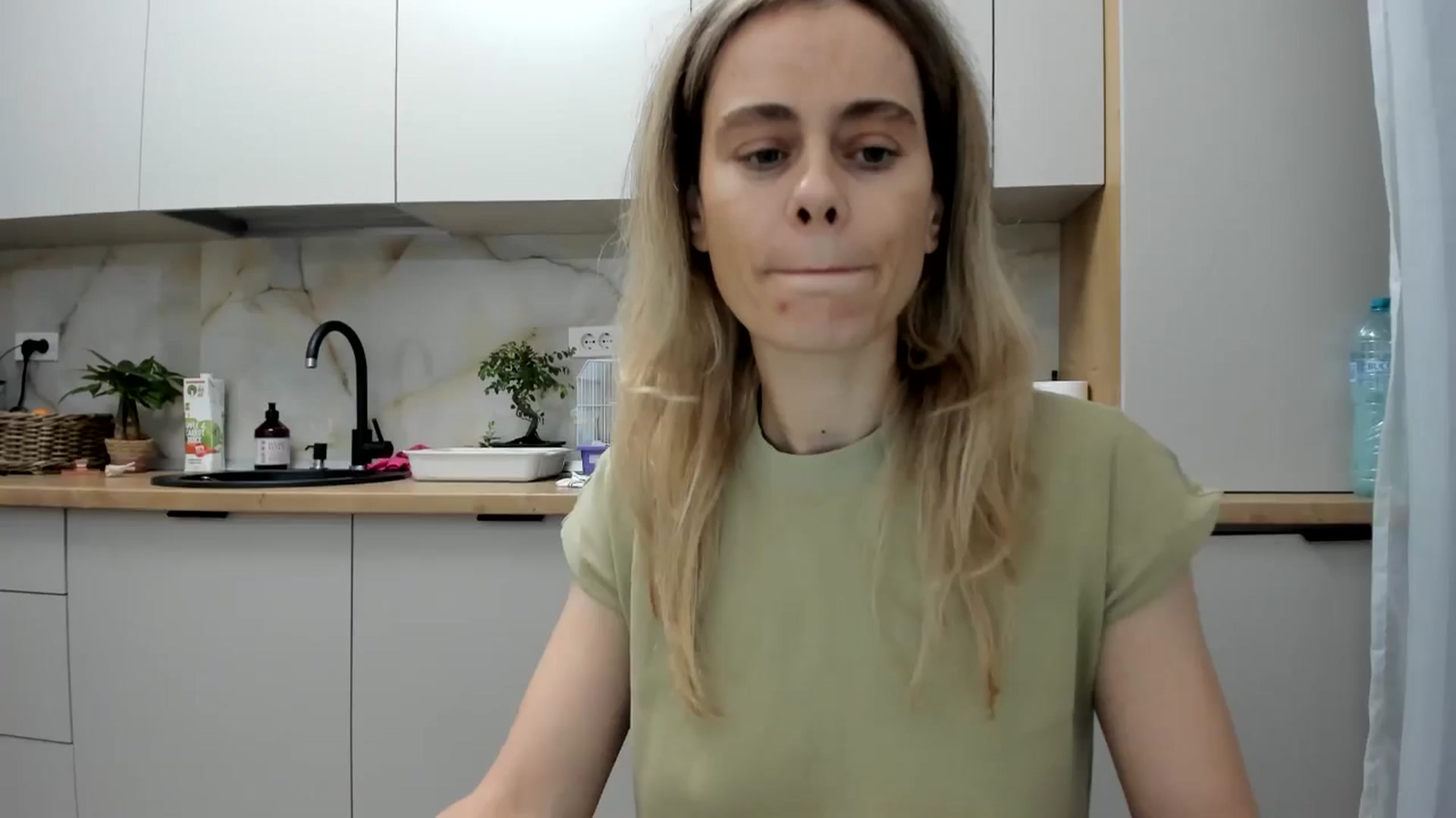 Gallery image thumbnail from DebbyPaige's myfreecams stream on, 11/24/2024, 17:28 image 4 of 20