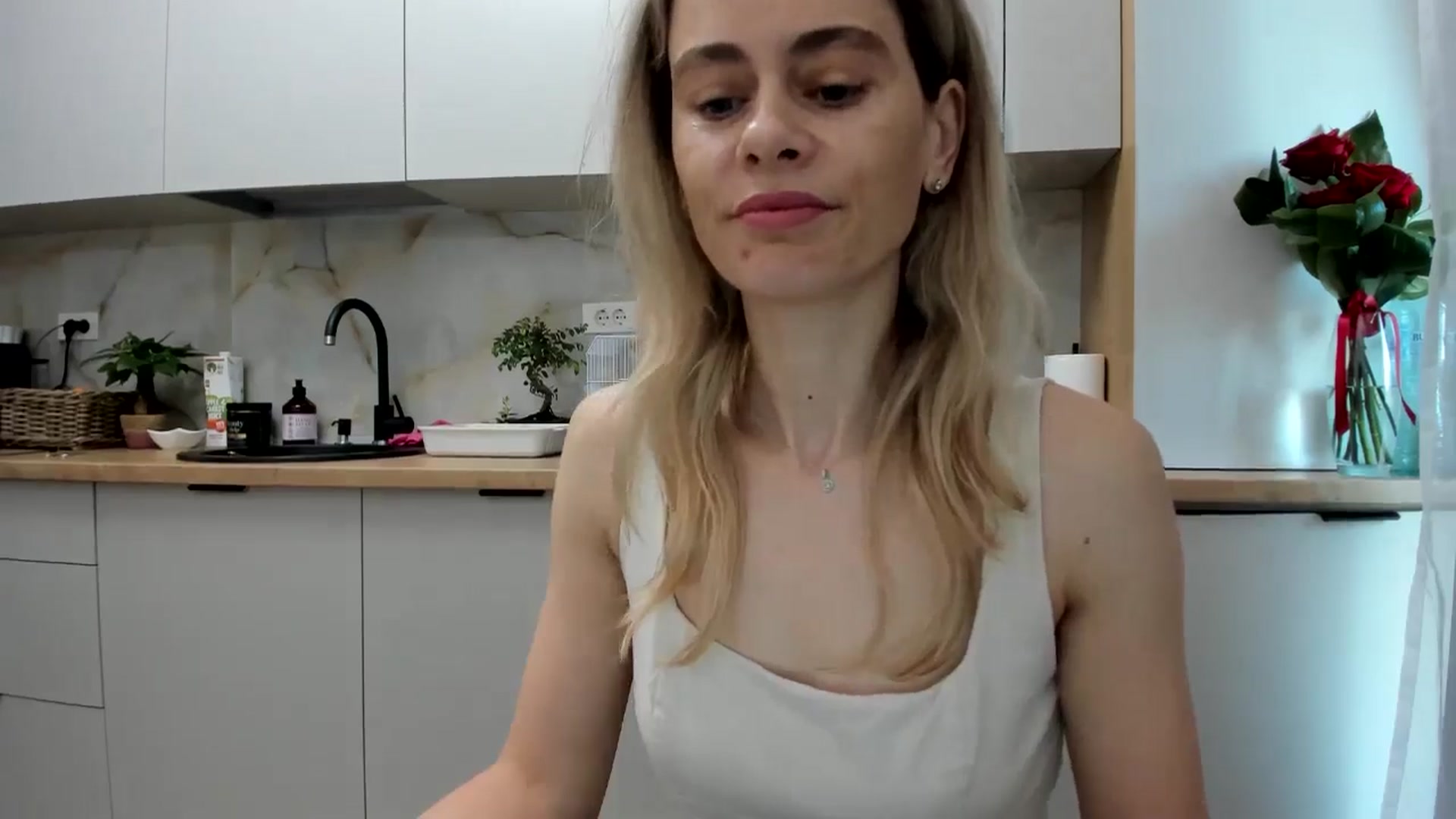 Gallery image thumbnail from DebbyPaige's myfreecams stream on, 11/25/2024, 07:23 image 14 of 20