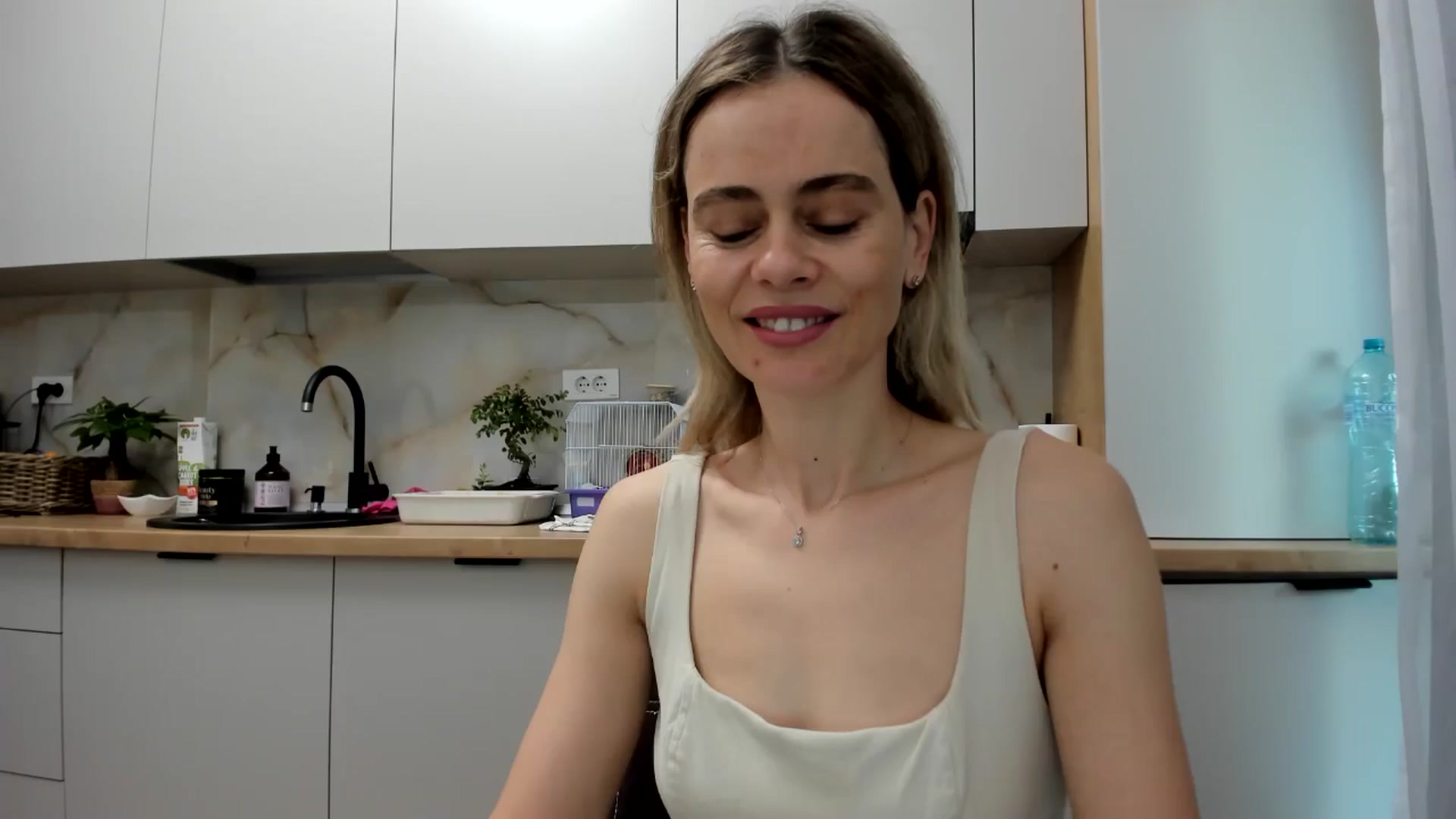 Gallery image thumbnail from DebbyPaige's myfreecams stream on, 11/25/2024, 07:23 image 1 of 20