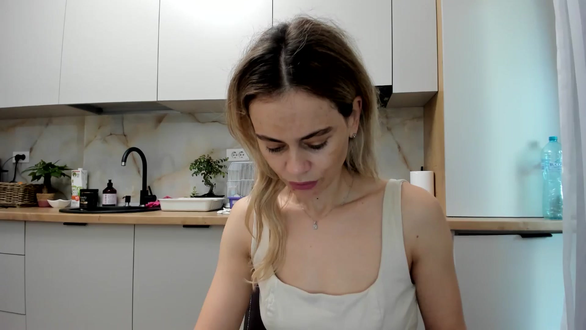 Gallery image thumbnail from DebbyPaige's myfreecams stream on, 11/25/2024, 07:23 image 3 of 20