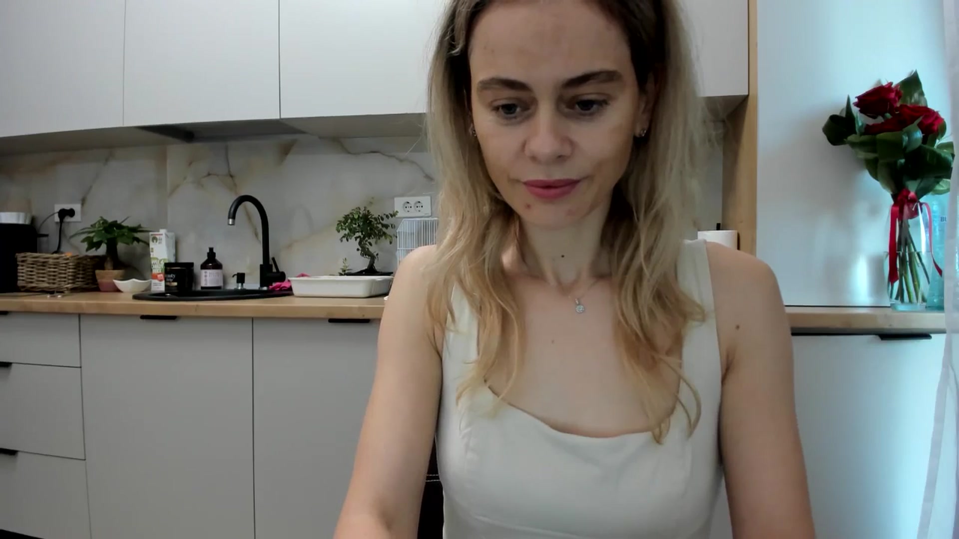 Gallery image thumbnail from DebbyPaige's myfreecams stream on, 11/25/2024, 07:23 image 20 of 20