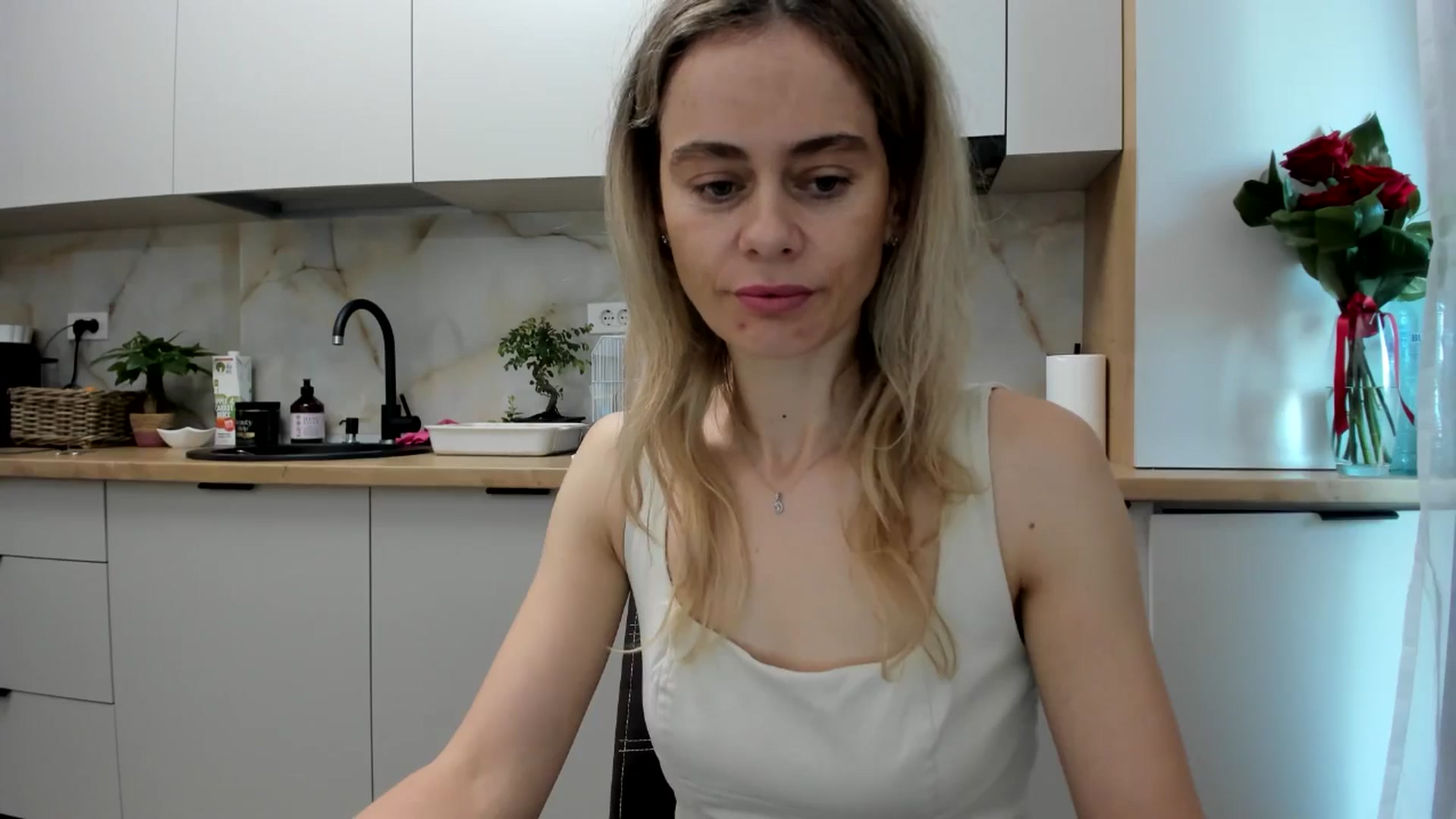Gallery image thumbnail from DebbyPaige's myfreecams stream on, 11/25/2024, 07:43 image 5 of 20