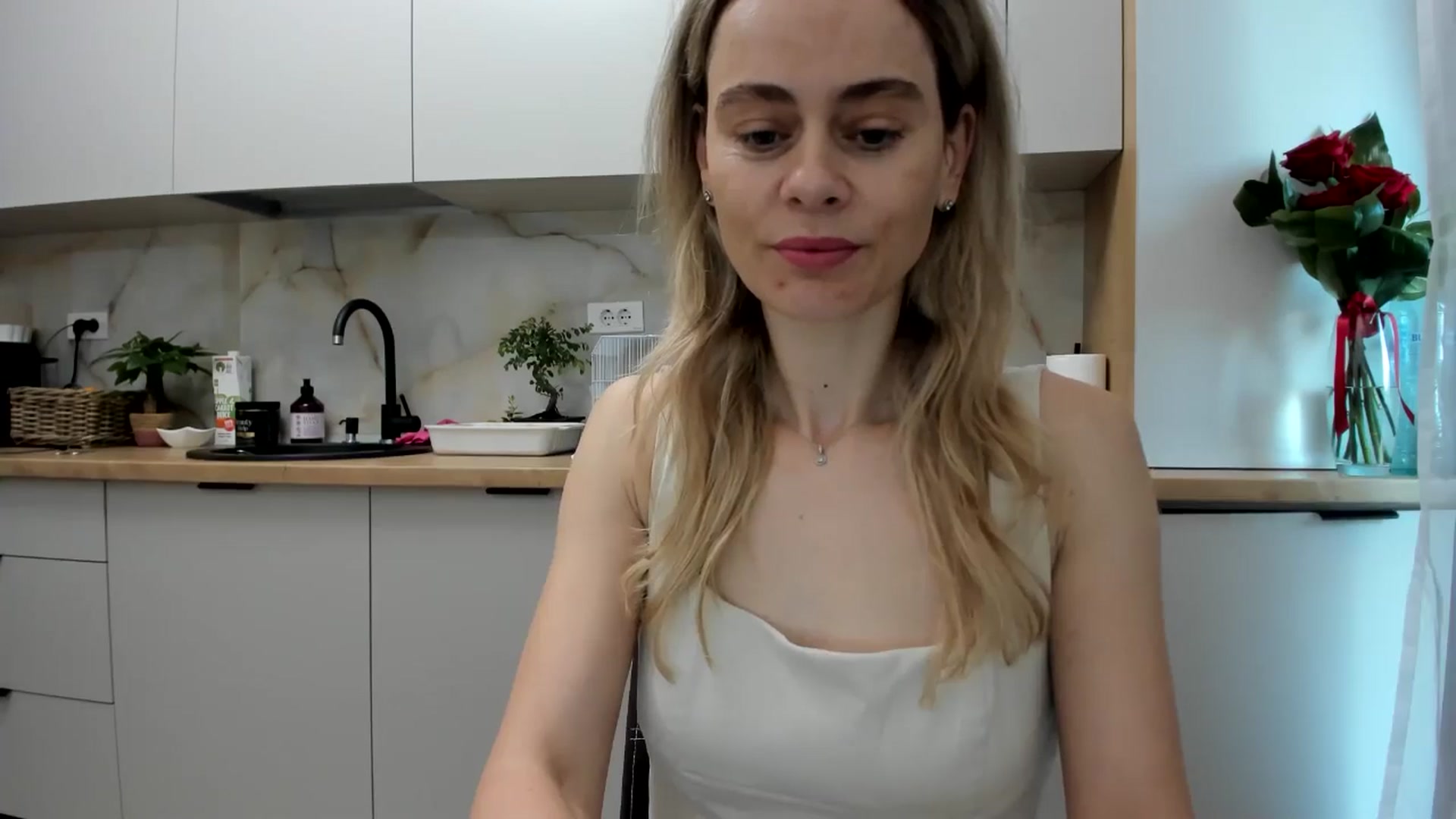 Gallery image thumbnail from DebbyPaige's myfreecams stream on, 11/25/2024, 07:43 image 20 of 20
