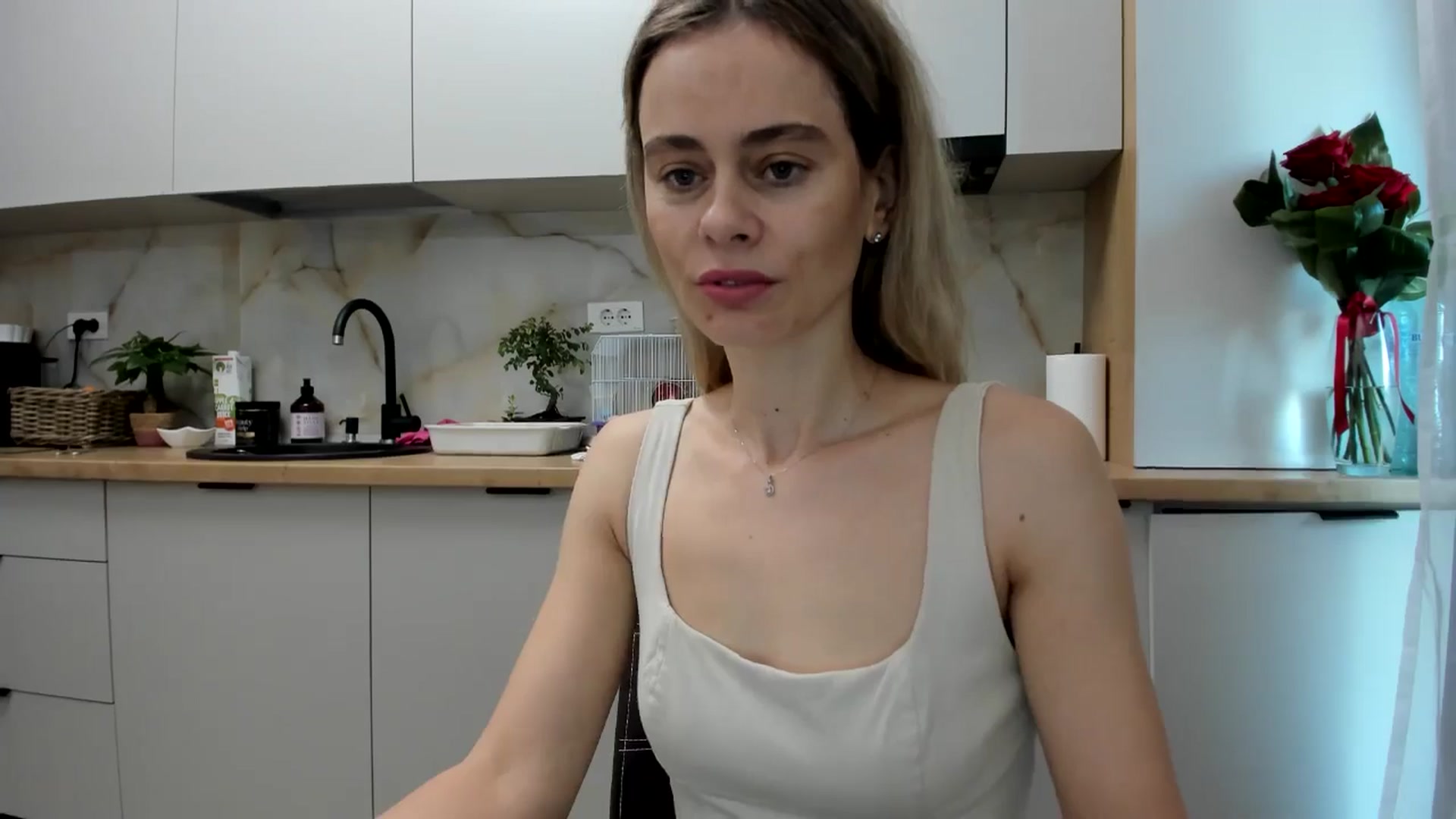 Gallery image thumbnail from DebbyPaige's myfreecams stream on, 11/25/2024, 07:43 image 7 of 20
