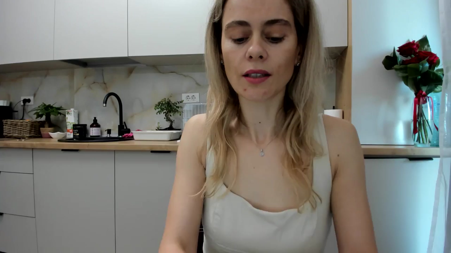 Gallery image thumbnail from DebbyPaige's myfreecams stream on, 11/25/2024, 07:43 image 3 of 20