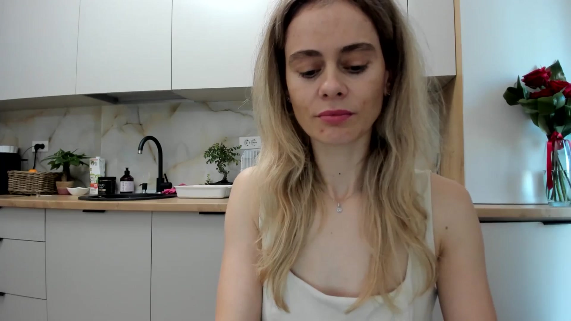 Gallery image thumbnail from DebbyPaige's myfreecams stream on, 11/25/2024, 10:36 image 8 of 20