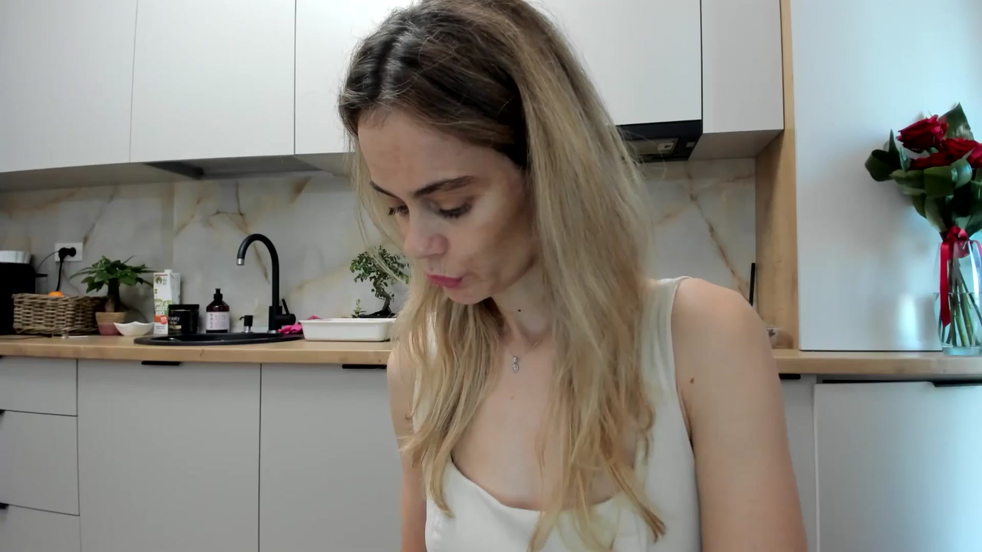 Gallery image thumbnail from DebbyPaige's myfreecams stream on, 11/25/2024, 10:36 image 3 of 20