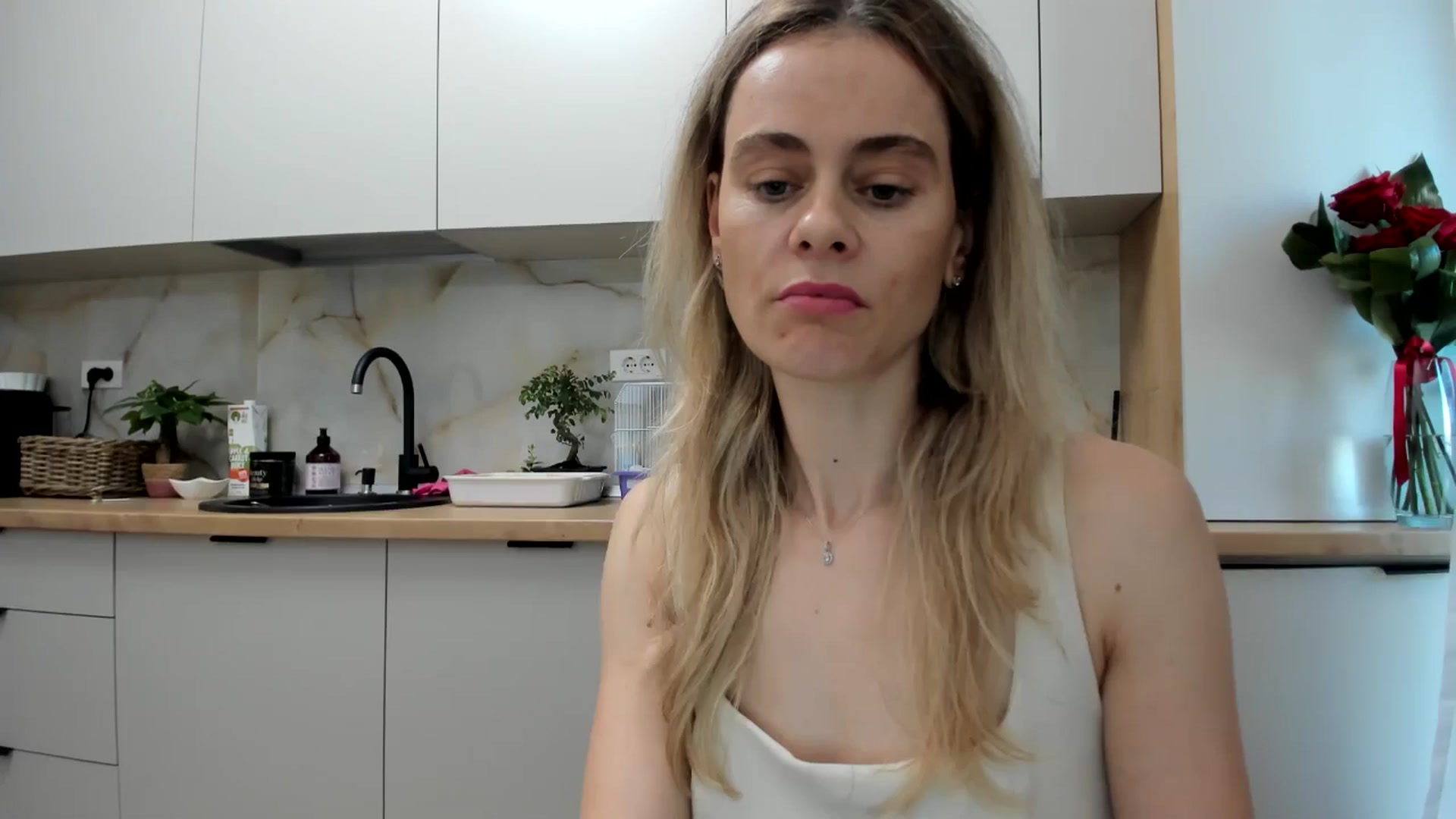 Gallery image thumbnail from DebbyPaige's myfreecams stream on, 11/25/2024, 10:36 image 15 of 20