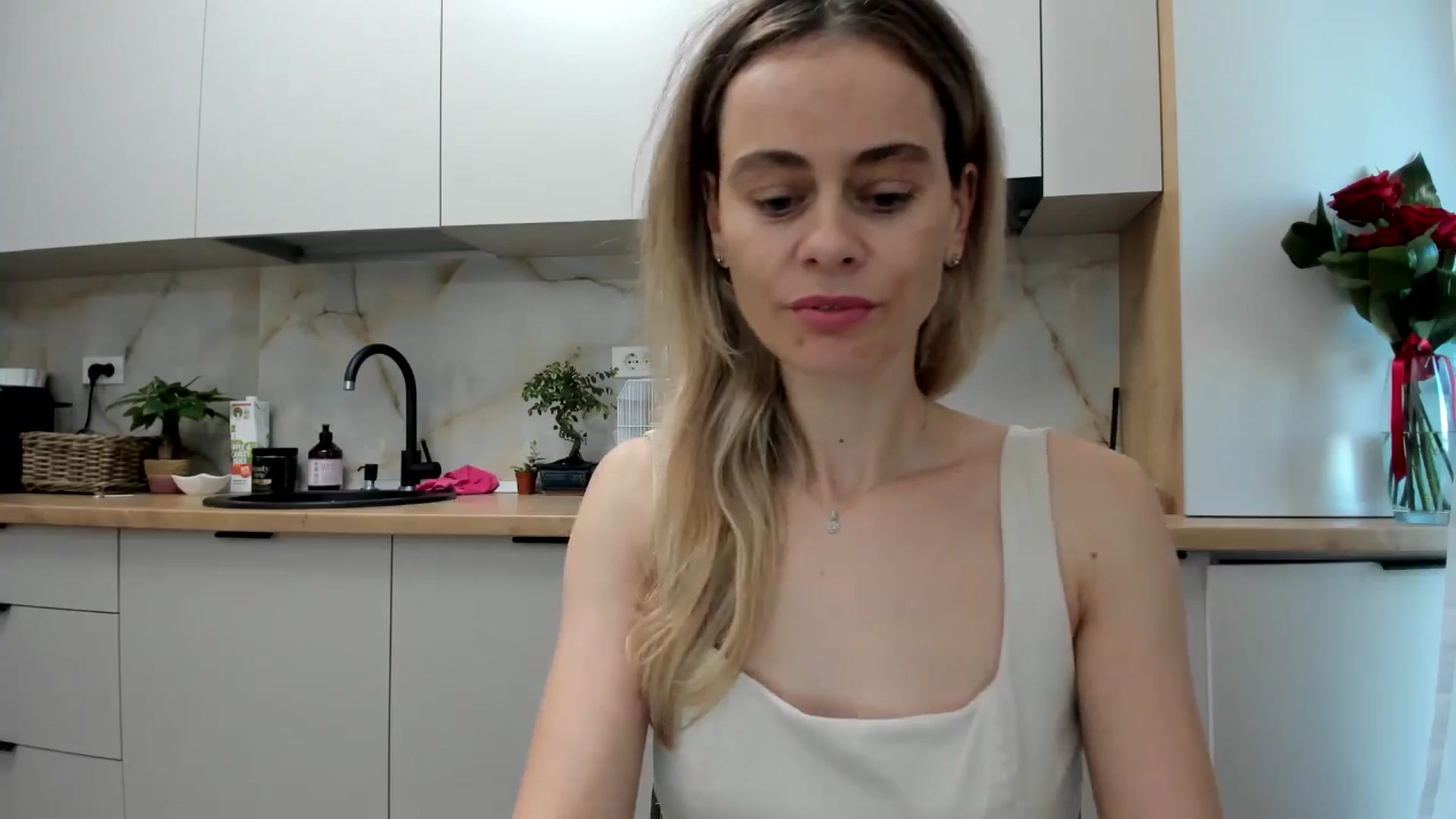 Gallery image thumbnail from DebbyPaige's myfreecams stream on, 11/25/2024, 10:36 image 20 of 20