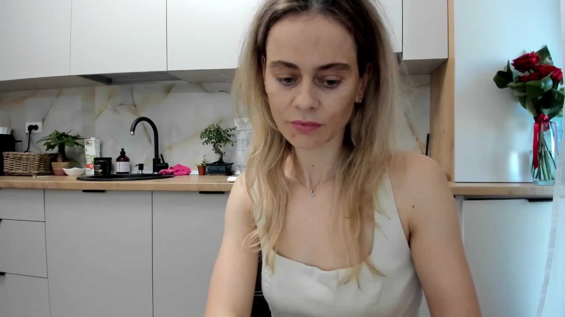 Gallery image thumbnail from DebbyPaige's myfreecams stream on, 11/25/2024, 11:09 image 4 of 20