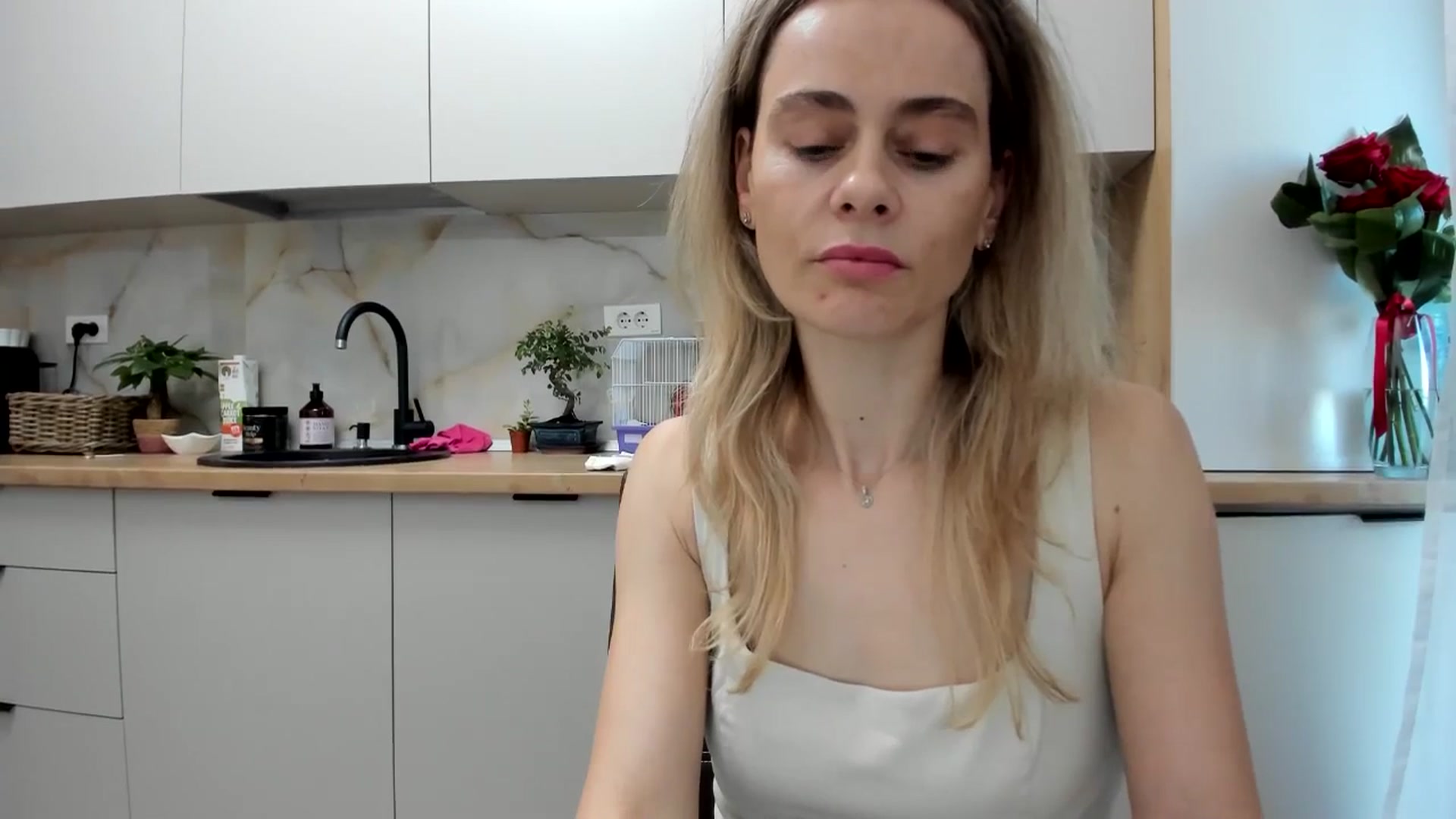 Gallery image thumbnail from DebbyPaige's myfreecams stream on, 11/25/2024, 11:09 image 2 of 20