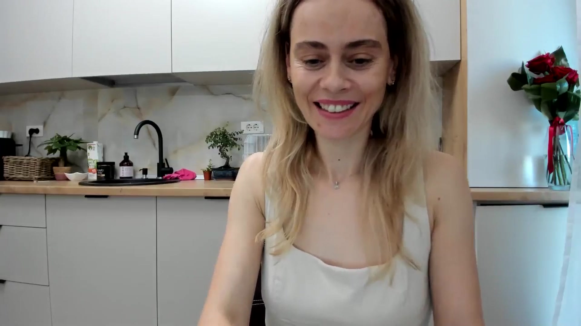 Gallery image thumbnail from DebbyPaige's myfreecams stream on, 11/25/2024, 11:09 image 14 of 20