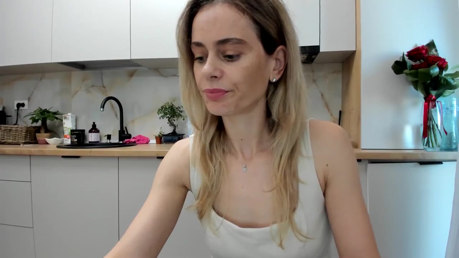 Gallery image thumbnail from DebbyPaige's myfreecams stream on, 11/25/2024, 12:11 image 4 of 20