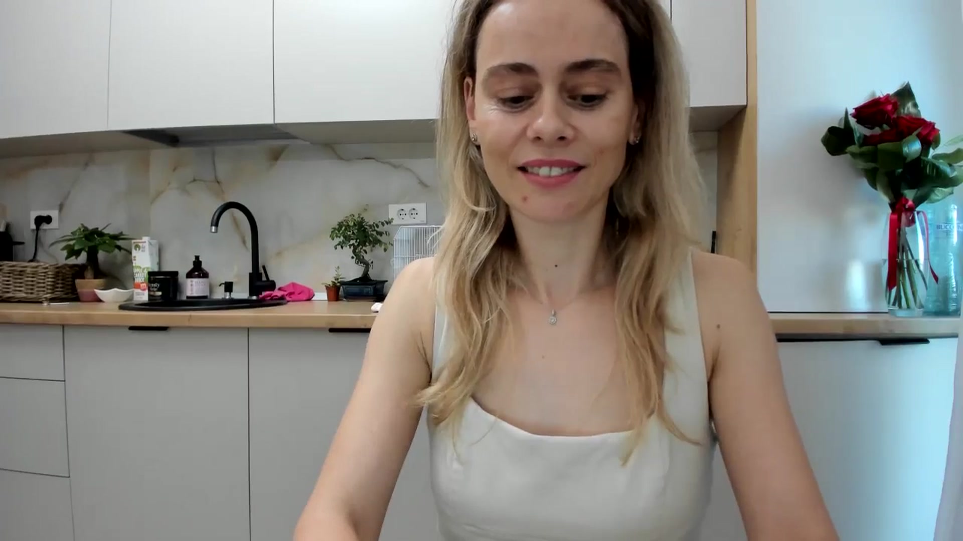 Gallery image thumbnail from DebbyPaige's myfreecams stream on, 11/25/2024, 12:11 image 6 of 20