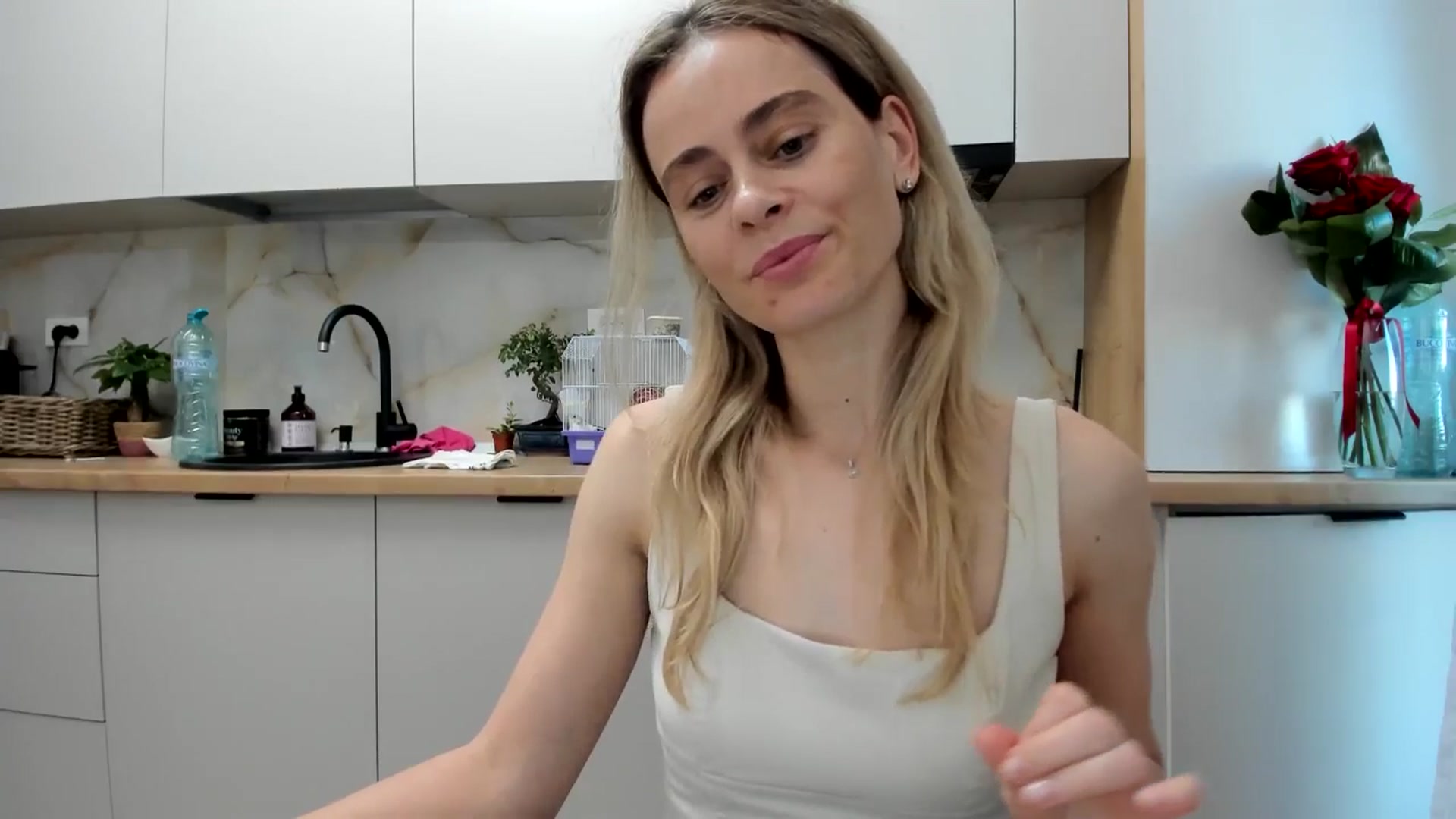 Gallery image thumbnail from DebbyPaige's myfreecams stream on, 11/25/2024, 12:11 image 19 of 20