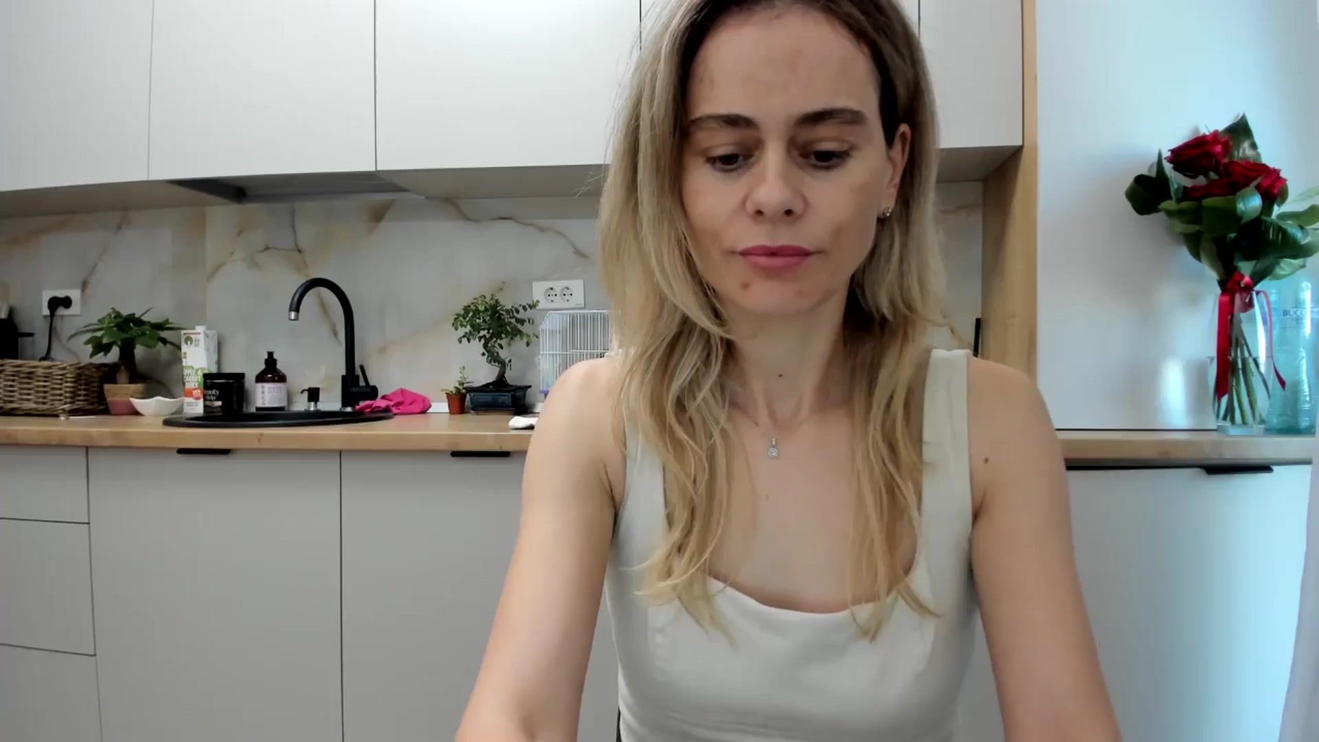 Gallery image thumbnail from DebbyPaige's myfreecams stream on, 11/25/2024, 12:11 image 1 of 20