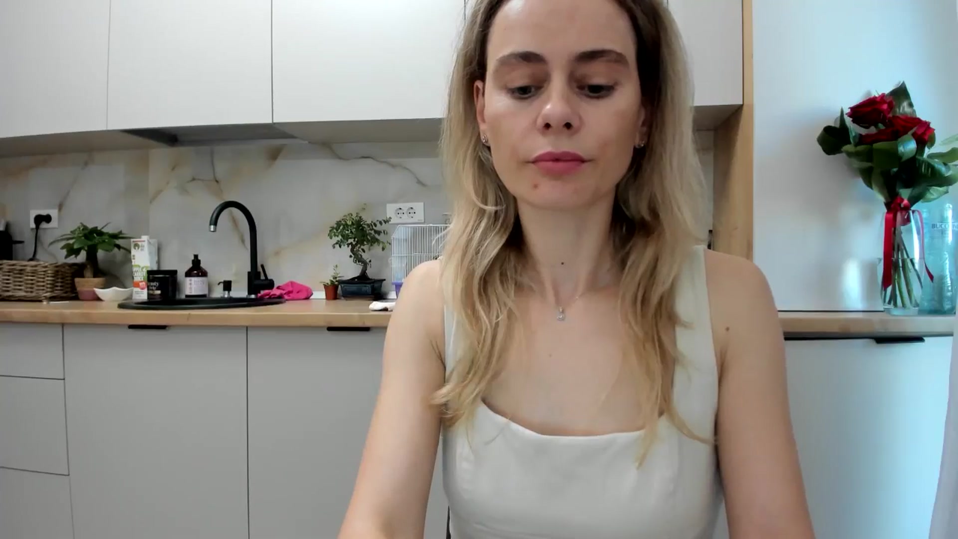 Gallery image thumbnail from DebbyPaige's myfreecams stream on, 11/25/2024, 12:11 image 9 of 20