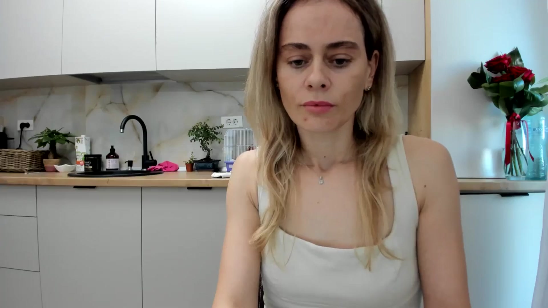 Gallery image thumbnail from DebbyPaige's myfreecams stream on, 11/25/2024, 12:11 image 3 of 20