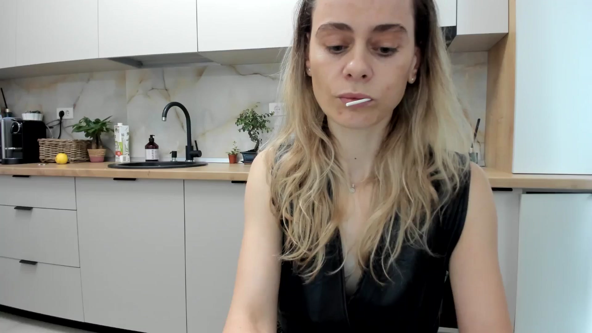 Gallery image thumbnail from DebbyPaige's myfreecams stream on, 11/27/2024, 11:56 image 5 of 20