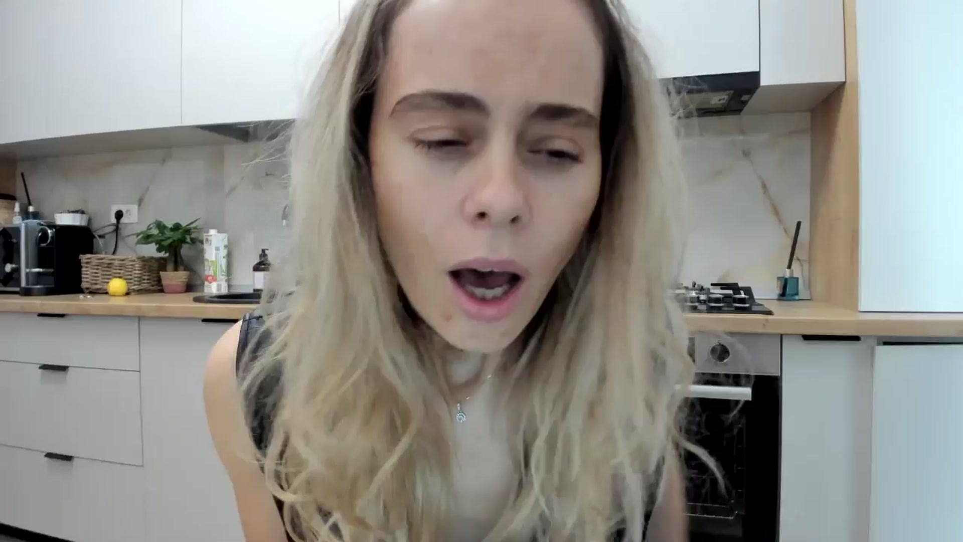 Gallery image thumbnail from DebbyPaige's myfreecams stream on, 11/27/2024, 11:56 image 9 of 20