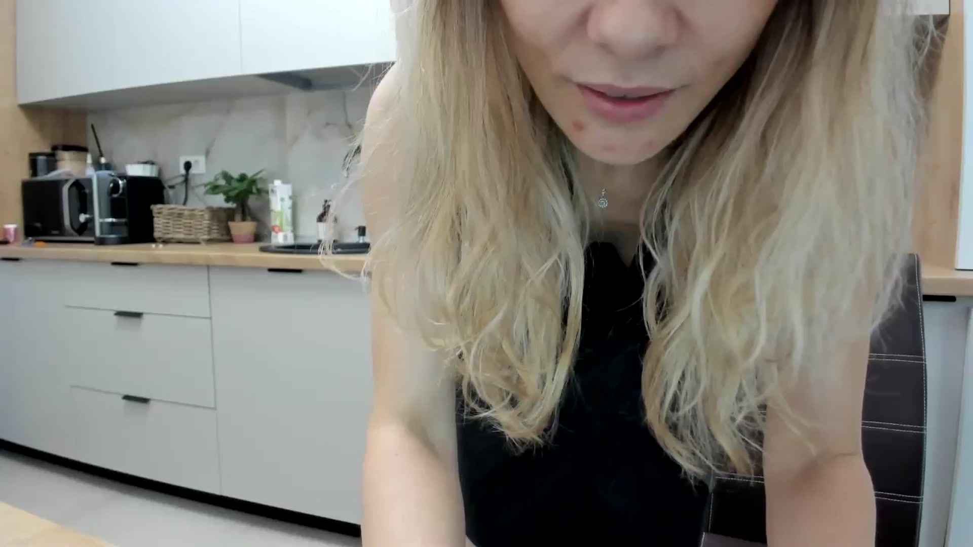 Gallery image thumbnail from DebbyPaige's myfreecams stream on, 11/27/2024, 11:56 image 15 of 20