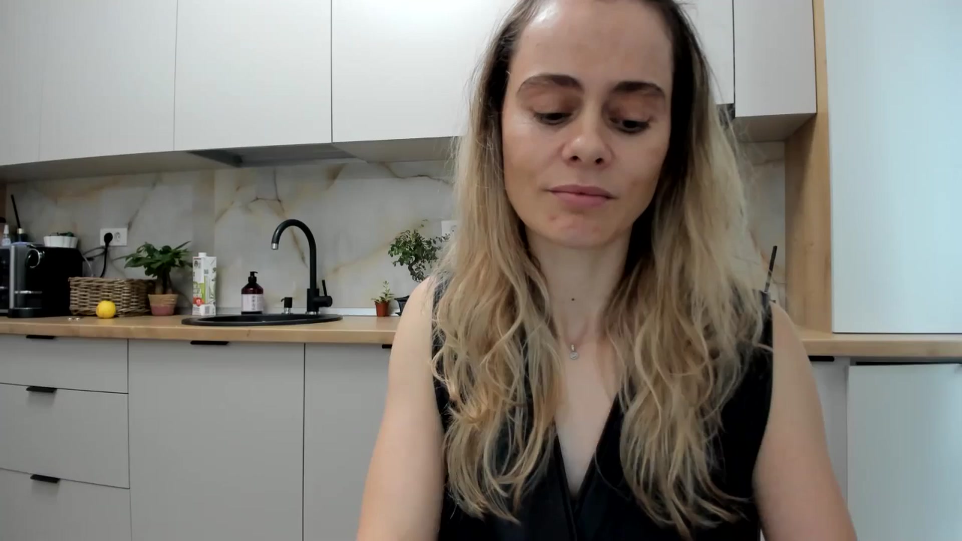 Gallery image thumbnail from DebbyPaige's myfreecams stream on, 11/27/2024, 11:56 image 12 of 20