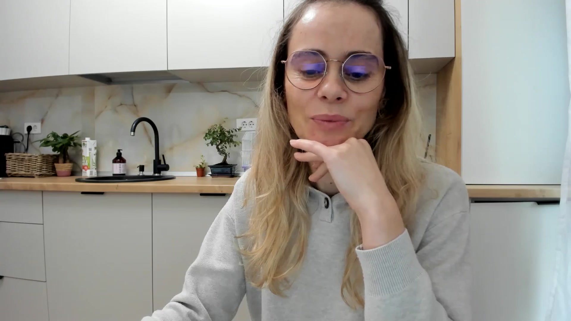 Gallery image thumbnail from DebbyPaige's myfreecams stream on, 11/27/2024, 13:32 image 20 of 20